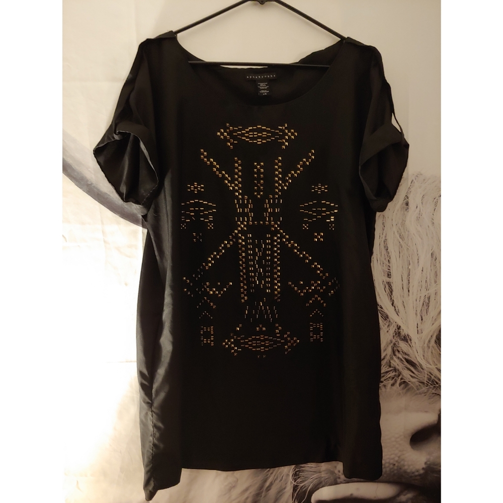 Long flowy Apostrophe blouse with studded detailed design